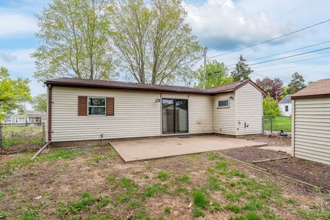 Tiny photo for 2318 N Sturdevant Street, Davenport, IA 52804 (MLS # 12636574)