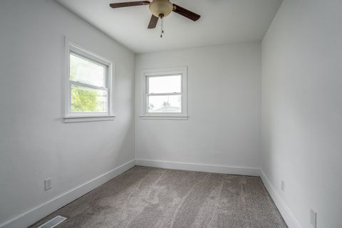 Tiny photo for 2318 N Sturdevant Street, Davenport, IA 52804 (MLS # 12636574)