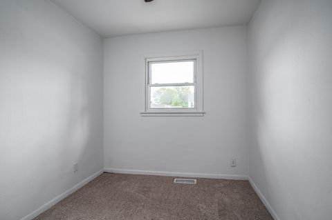 Tiny photo for 2318 N Sturdevant Street, Davenport, IA 52804 (MLS # 12636574)