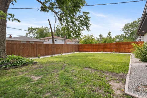 Tiny photo for 515 E 168th Place, South Holland, IL 60473 (MLS # 12657038)