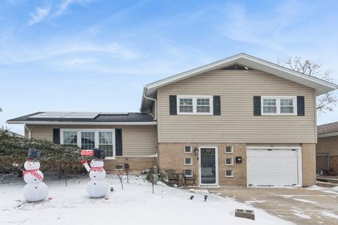 Photo of 15201 GEOFFREY Road, Oak Forest, IL 60452 (MLS # 12536534)