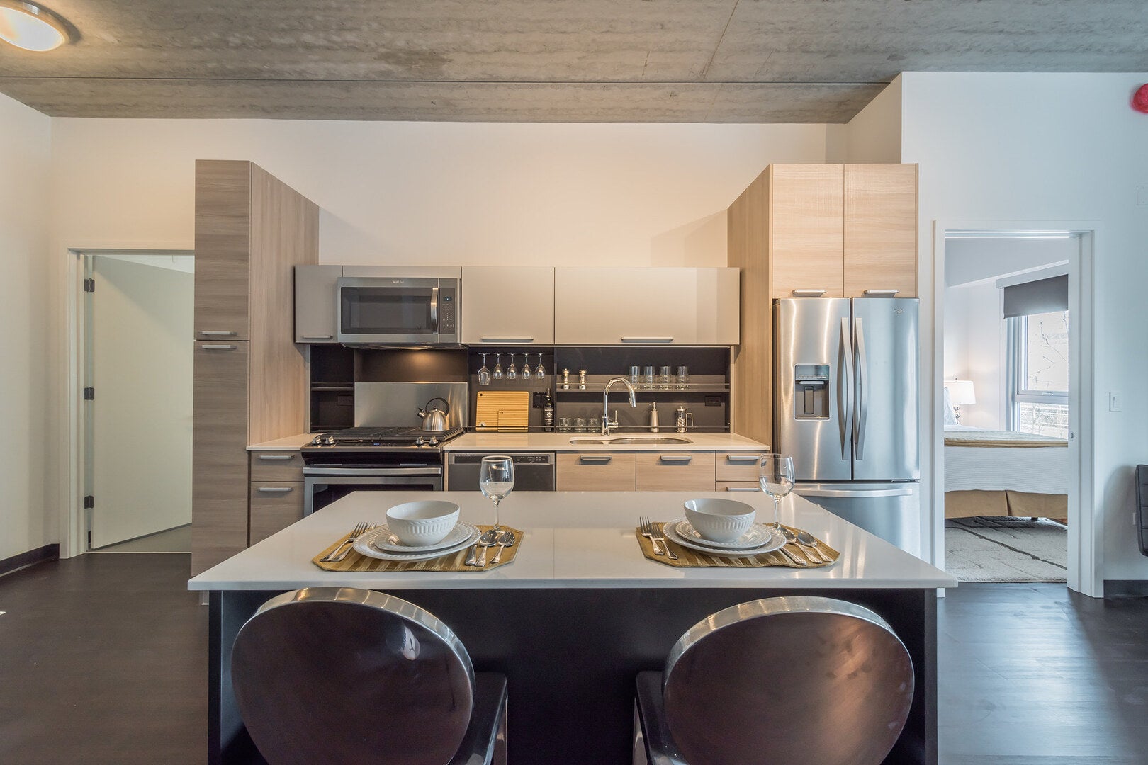 710 W Grand Avenue 707