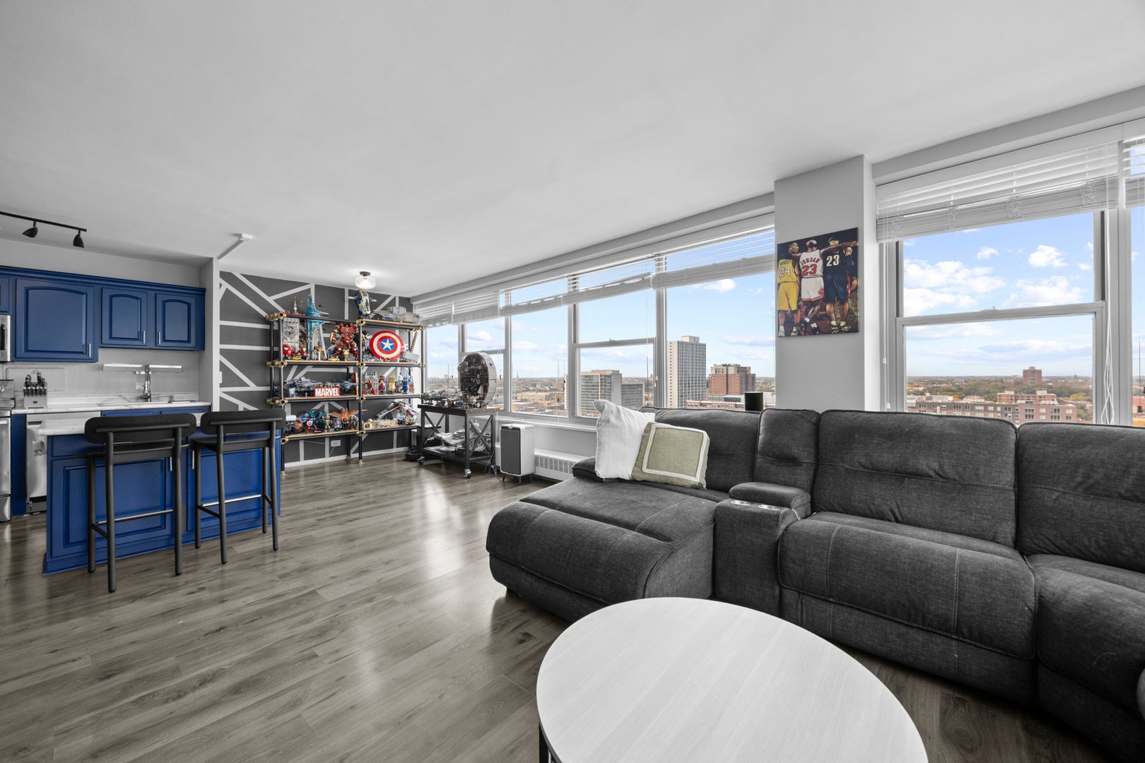 3900 N Lake Shore Drive 17F