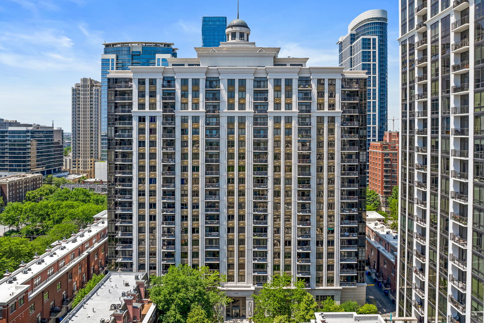 1322 S Prairie Avenue 804