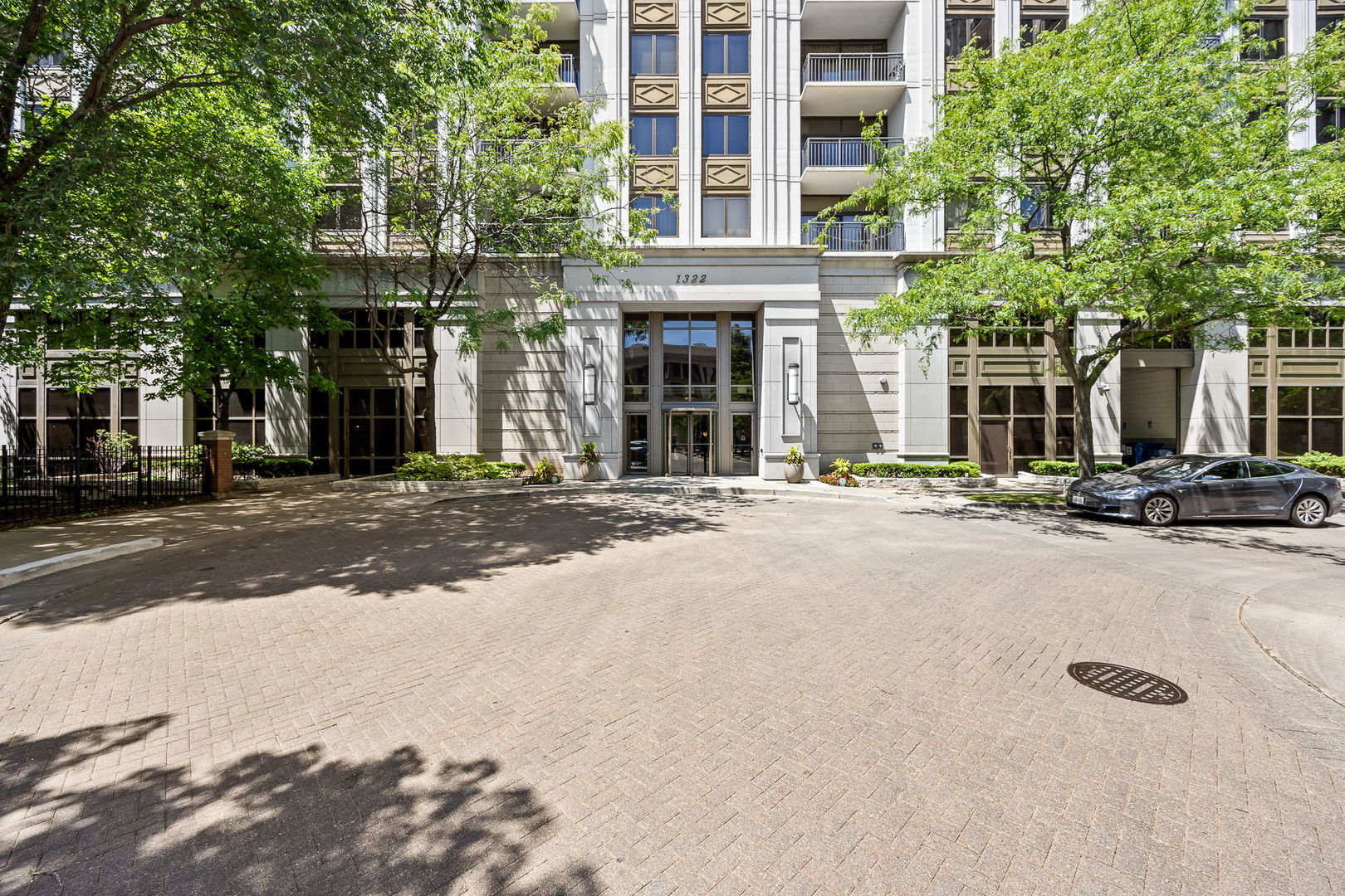 1322 S Prairie Avenue 804