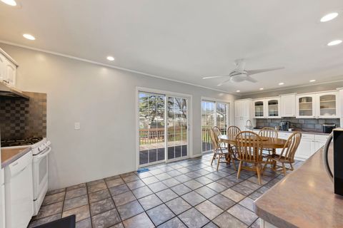 Tiny photo for 2508 Stonewall Avenue, Woodridge, IL 60517 (MLS # 12610986)