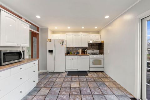 Tiny photo for 2508 Stonewall Avenue, Woodridge, IL 60517 (MLS # 12610986)