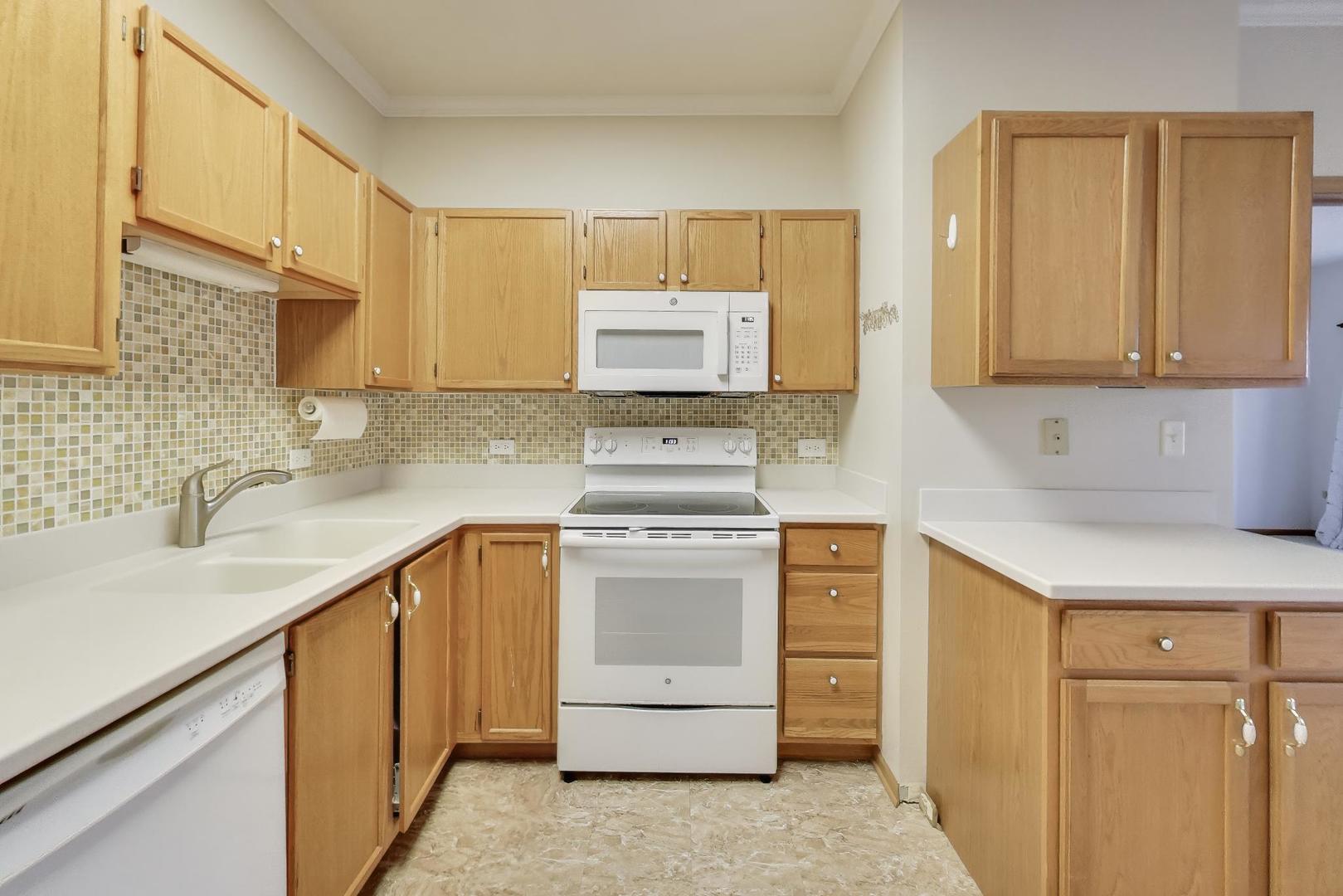 605 Barrington Avenue 140