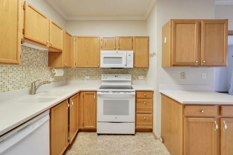 Tiny photo for 605 Barrington Avenue #140, East Dundee, IL 60118 (MLS # 12527113)