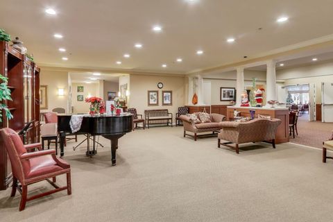 Tiny photo for 605 Barrington Avenue #140, East Dundee, IL 60118 (MLS # 12527113)