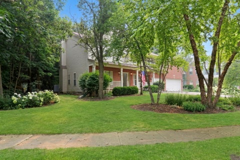Tiny photo for 744 Strawberry Fields FLDS, Gurnee, IL 60031 (MLS # 12708954)
