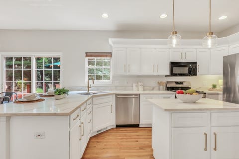 Tiny photo for 744 Strawberry Fields FLDS, Gurnee, IL 60031 (MLS # 12708954)