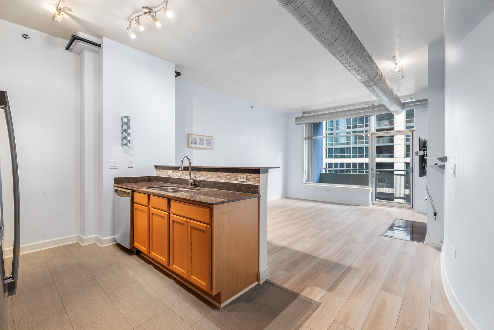 1305 S Michigan Avenue 807