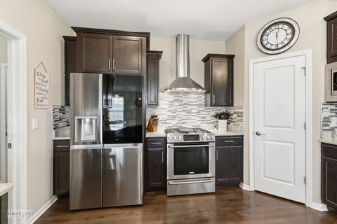 Tiny photo for 931 S Carly Circle, Yorkville, IL 60560 (MLS # 12517490)