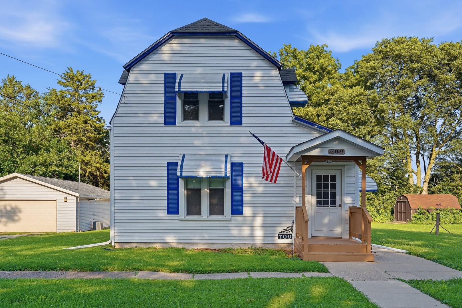 709 S 2nd Street
