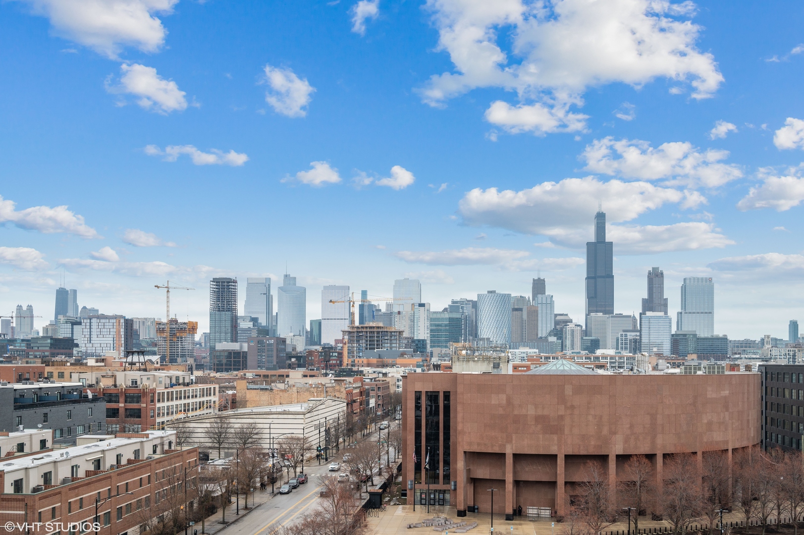 6 S Laflin Street 807S