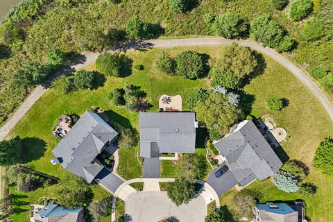 Tiny photo for 35 Oakview Court, South Elgin, IL 60177 (MLS # 12758575)