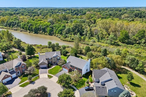 Tiny photo for 35 Oakview Court, South Elgin, IL 60177 (MLS # 12758575)