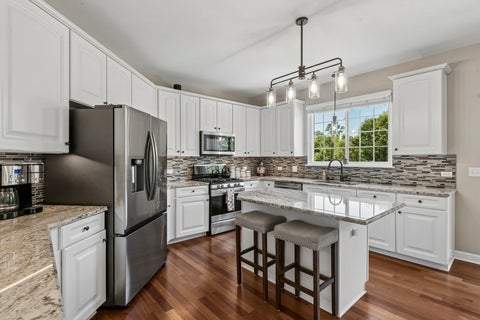 Tiny photo for 35 Oakview Court, South Elgin, IL 60177 (MLS # 12758575)