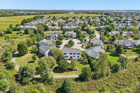 Tiny photo for 35 Oakview Court, South Elgin, IL 60177 (MLS # 12758575)