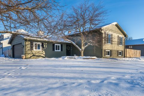 Photo of 5302 16th Avenue, Moline, IL 61265 (MLS # 12559137)