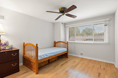 Tiny photo for 4 Harrogate On Oxford, Rolling Meadows, IL 60008 (MLS # 12751081)