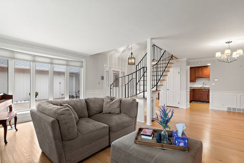 Tiny photo for 4 Harrogate On Oxford, Rolling Meadows, IL 60008 (MLS # 12751081)