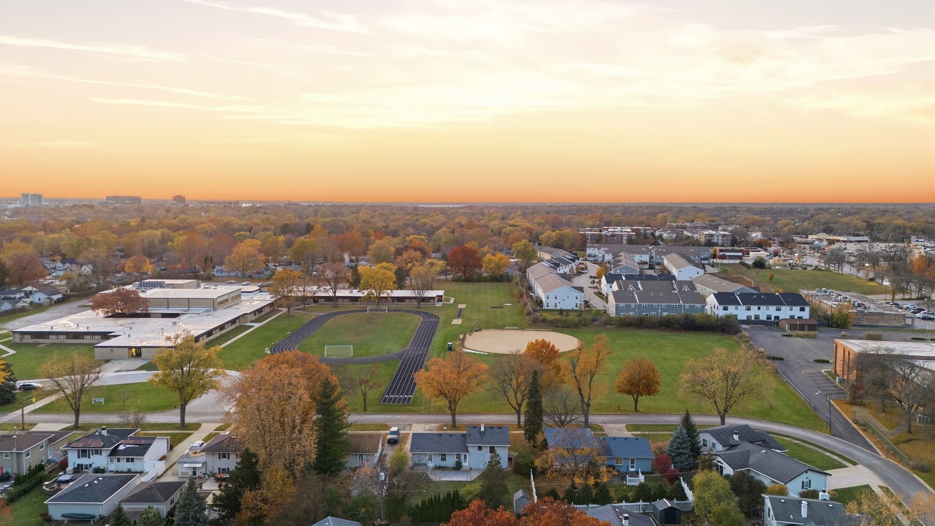 Rolling Meadows, Illinois 60008, United States, 3 Bedrooms Bedrooms, ,2 BathroomsBathrooms,Residential,Active,242449