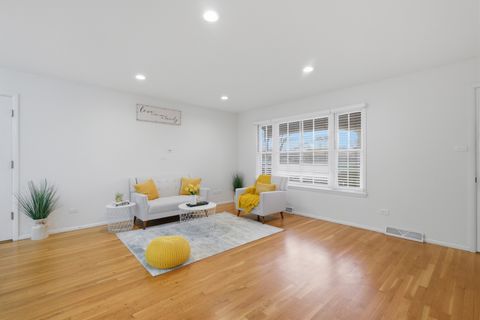 Tiny photo for 3208 Wren Lane, Rolling Meadows, IL 60008 (MLS # 12510757)