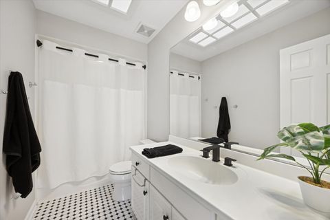 Tiny photo for 245 Meadowbrook Lane, Hinsdale, IL 60521 (MLS # 12509702)