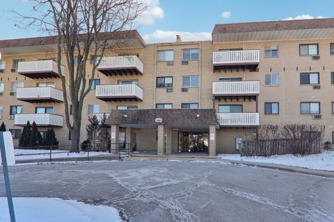 A home in Mount Prospect