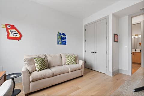 Tiny photo for 1548 W Ardmore Avenue #2F, Chicago, IL 60660 (MLS # 12710024)