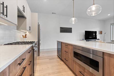 Tiny photo for 1548 W Ardmore Avenue #2F, Chicago, IL 60660 (MLS # 12710024)