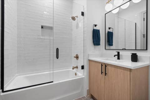 Tiny photo for 1548 W Ardmore Avenue #2F, Chicago, IL 60660 (MLS # 12710024)
