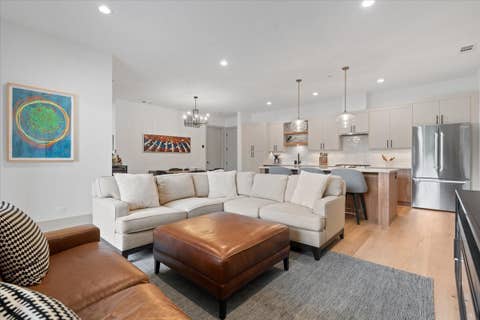 Tiny photo for 1548 W Ardmore Avenue #2F, Chicago, IL 60660 (MLS # 12710024)