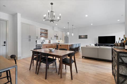 Tiny photo for 1548 W Ardmore Avenue #2F, Chicago, IL 60660 (MLS # 12710024)