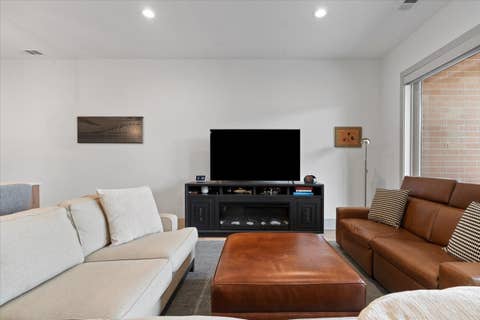 Tiny photo for 1548 W Ardmore Avenue #2F, Chicago, IL 60660 (MLS # 12710024)