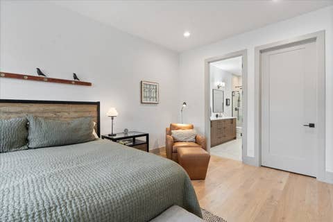 Tiny photo for 1548 W Ardmore Avenue #2F, Chicago, IL 60660 (MLS # 12710024)