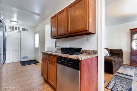 Tiny photo for 252 S Ashbury Avenue, Bolingbrook, IL 60440 (MLS # 12531867)