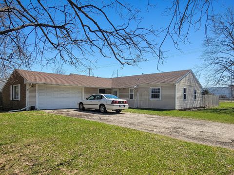 Photo of 252 S Ashbury Avenue, Bolingbrook, IL 60440 (MLS # 12531867)