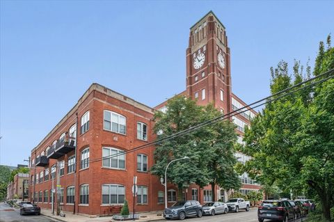 1801 W Larchmont Avenue 306 Chicago IL 60613