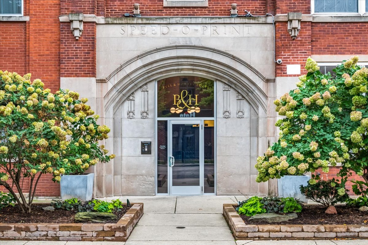 1801 W Larchmont Avenue 306