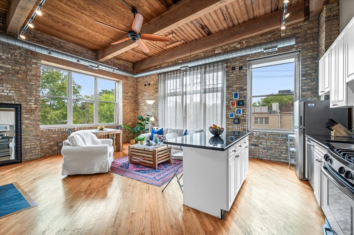 1801 W Larchmont Avenue 306