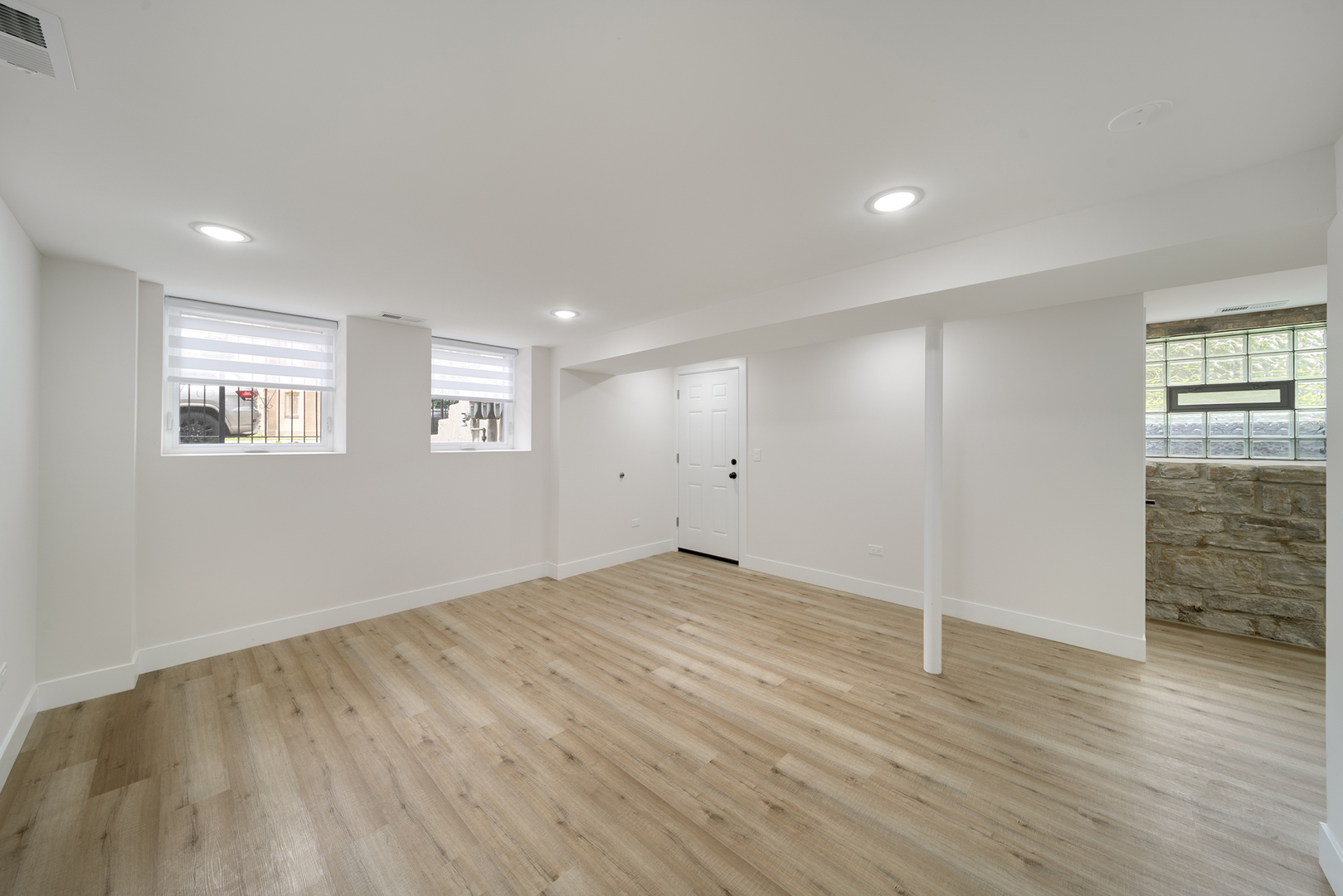 1137 N Francisco Avenue 1