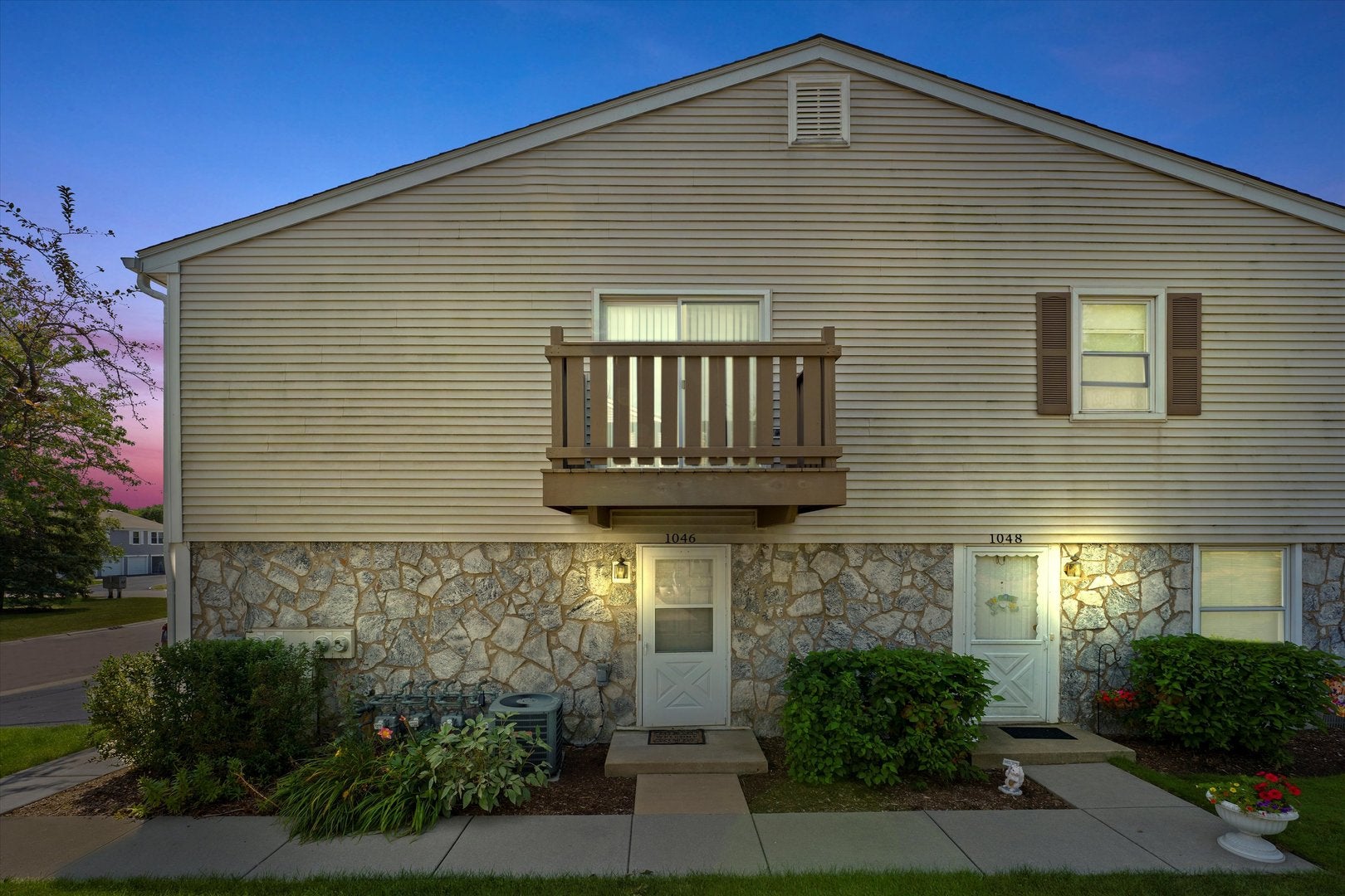 1046 Glouchester Harbor 1046 - Photo 2