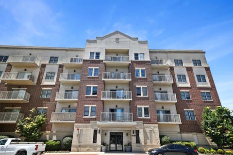 Photo of 9440 S 51st Avenue #211, Oak Lawn, IL 60453 (MLS # 12679520)