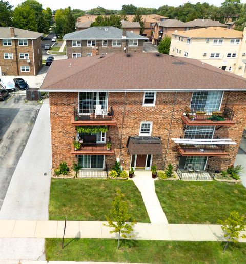 Tiny photo for 7048 Oconnell Drive #3W, Chicago Ridge, IL 60415 (MLS # 12447838)