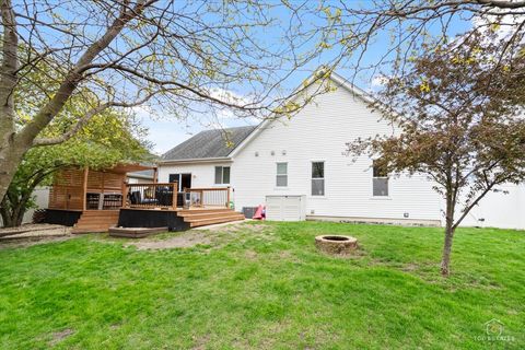 Tiny photo for 875 RED CLOVER Drive, Aurora, IL 60504 (MLS # 12628058)