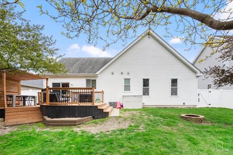 Tiny photo for 875 RED CLOVER Drive, Aurora, IL 60504 (MLS # 12628058)