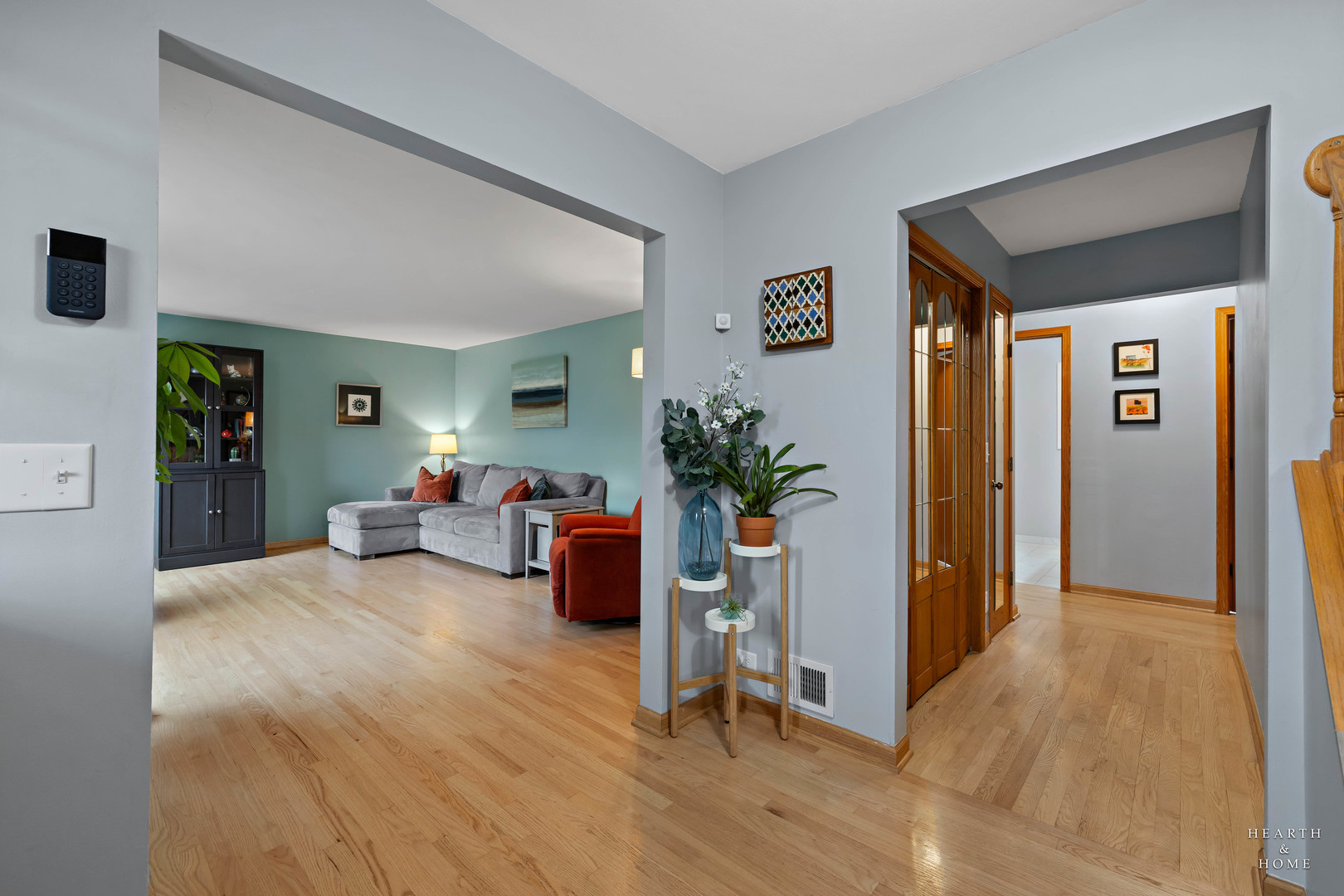 913 N FRANKLIN Avenue